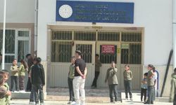Antalya Büyükşehir Belediyesi Mobil Kuaför TIR'ı Korkuteli'de öğrenciler için hizmet verdi