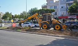 Antalya Büyükşehir Belediyesi, yeşil alanlarda peyzaj çalışmalarıyla su tasarrufu sağlıyor