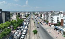 Antalya Büyükşehir Belediyesi'nden sinyalizasyon ve trafik uyarı levhalarına genel bakım