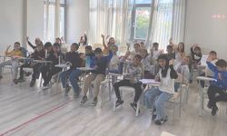 Ayvalık Belediyesi, Cihan Şişman Gençlik Merkezi'nde çocuklara yönelik kurslar düzenliyor