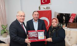Bakan Güler, şehit Jandarma Er Emin Polat'ın ailesini ziyaret etti