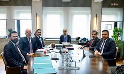 Bakan Uraloğlu, THY ve AJet yöneticileriyle bir araya geldi