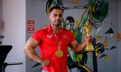 Balıkesirli milli sporcu Ömer Pullu, vücut geliştirmede Türkiye şampiyonu oldu
