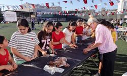 Bayraklı'da çocuklar Mahalle Şenliği'nde doyasıya eğlendi
