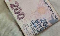 Bilecik'te pazarcı esnafından örnek davranış: Tezgâhta bulduğu 2 bin lirayı sahibine ulaştırdı