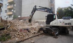 Bilecik'te tehlike oluşturan metruk yapılar yıkılıyor