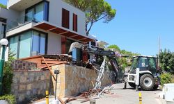 Bodrum'da kaçak yapılar yıkılıyor