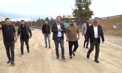 Bornova'da yılların yol sorununa neşter: Karacaoğlan Mahallesi 6203 Sokak asfaltlanıyor