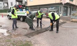 Bursa Büyükşehir Belediyesi'nden yağış mesaisi: 17 ilçede 766 ihbara müdahale