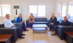 CHP Heyeti, Girne'deki gemi faciası nedeniyle bölgede... Heyet, limanda bekleyişini sürdüren aileleri ziyaret etti