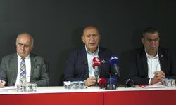 CHP İstanbul İl Başkanlığı'nda Rozet Takma Töreni... Gürsel Tekin: 'Ya CHP'li gibi davranacaklar ya da bir an önce CHP'den ayrılacaklar' '