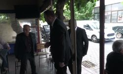 CHP İzmir İl Başkanı Gümrükçü, Menemen'de üzüm üreticilerinin sorunlarını dinledi