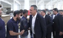 CHP Parti Sözcüsü Sarı, Diyarbakır'da fabrika işçileriyle bir araya geldi