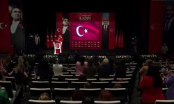 CHP'de 'Cumhuriyet Bir Kadın Devrimidir' paneli: Ayten Gülsever: 'Kadın özgür değilse Cumhuriyet eksiktir'