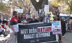 Depremzedelerin Adalet Bakanlığı önündeki nöbeti 11. gününde... Celal Gezer: Niye bize 11 gündür burada işkence çektiriyorsunuz?