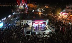 Edremit'in kurtuluşunun 104'üncü yılında 100 davul aynı ritmi tuttu