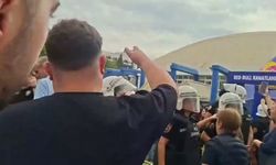 Ege Üniversitesi'nde öğrenci stantlarına müdahale: 27 öğrenci gözaltına alındı