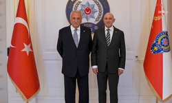 Eski İçişleri Bakanı Mehmet Ağar, Ankara İl Emniyet Müdürlüğü'nü ziyaret etti