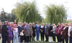 Eskişehir Büyükşehir Belediye Başkanı Ünlüce, Sakarıkaracaörenli kadınları ağırladı
