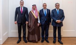 Hakan Fidan, Türkiye-Mısır-Pakistan-Suudi Arabistan Dışişleri Bakanları Toplantısı'na katıldı