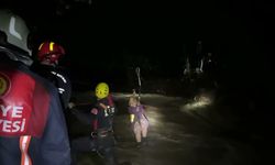 İBB İtfaiyesi Giresun'deki selde 14 kişinin kurtarılması çalışmalarına katıldı