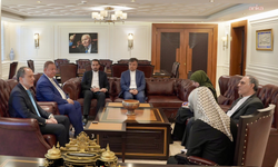 İran Büyükelçisi Habibollahzadeh, Yeniden Refah Partisi Genel Başkanı Erbakan'ı ziyaret etti