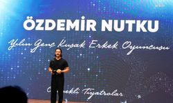İzmir Şehir Tiyatroları, Özdemir Nutku Tiyatro Ödülleri'nden dört ödülle döndü