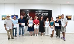 İzmir'in işgalden kurtuluşunun 104. yılı... Karabağlar'da Kurtuluşun Şehri İzmir Fotoğraf Sergisi açıldı