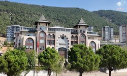 Kahramanmaraş'taki okul saldırısı davasında ilk duruşma: Tutuklu sanık baba Mersinli: 'Silahlarımı çaldığı için oğlumdan şikayetçiyim'