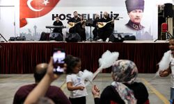 Keçiören Belediyesi'nin Ayvalı Mahallesi'nde düzenlediği konsere vatandaşlardan yoğun ilgi