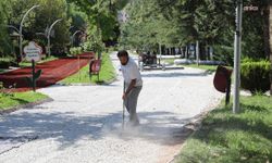 Keçiören'in parklarında yürüyüş yolları yenileniyor