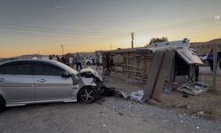 Kırıkkale'de işçi servisi ile otomobil çarpıştı: 14 yaralı