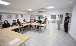 Konak Belediye Başkanı Mutlu, gençlerle yapay zeka atölyesinde buluştu