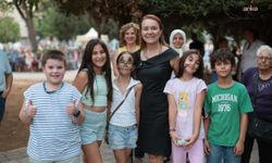 Konak'ta Mutlu Çocuklar Sokağı'nda eğlence devam ediyor