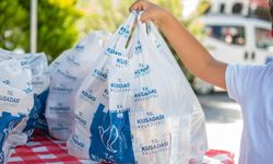 Kuşadası Belediyesi'nin beslenme çantası desteği bu yıl bin 400 çocuğa ulaşıyor