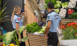 Kuşadası'nda zincir marketlerde gıda ve hijyen denetimi