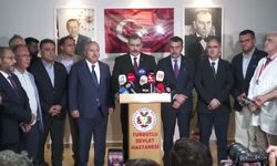 Manisa'da okul önünde silahlı saldırı... İçişleri Bakanı Çiftçi ve Milli Eğitim Bakanı Tekin, yaralı öğrencileri ziyaret etti