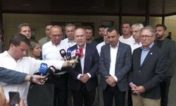 Manisa'da okul önünde silahlı saldırı...YENİ Parti heyeti, yaralı öğrencileri ziyaret etti