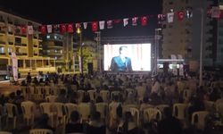 Mersin Büyükşehir Belediyesi'nin açık hava sinema etkinlikleri Tarsus'ta devam etti