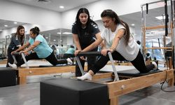 Mersin Büyükşehir Belediyesi'nin ücretsiz pilates kursları kadınların yoğun ilgisiyle sürüyor