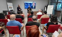 Mersin'de dijitalleşen dünyada liderliğin rolü tartışıldı