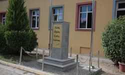 Muğla Büyükşehir Belediyesi, zarar gören Atatürk büstünü kısa sürede onardı
