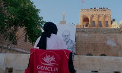 Neşet Ertaş, Midyat'ta türküleri ve portresinin çizildiği etkinlikle anıldı