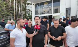 Otel çalışanları da turistler de kapının önüne konuldu
