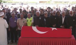 Oyuncu Serhat Kılıç, Karşıyaka Mezarlığı'nda toprağa verildi