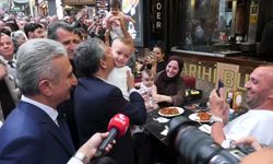 Özgür Özel Bursa'da esnafı ziyaret etti: 'En düşük emekli maaşı önce asgari ücrete sonra bir buçuk asgari ücrete çıkacak'