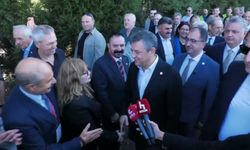 Özgür Özel, Yalova'da kivi üreticilerin sorunlarını dinledi: 'Kiviyi 40 liraya sizden alıyorlar, Yalova'da üç harfli marketler 350 liraya satıyor'