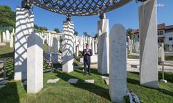 Özgür Özel'den Mladiç'in cenaze törenine tepki: Soykırım suçlularını yüceltmek hepimize insanlığımızdan kaybettirir