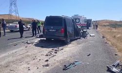 Şanlıurfa'da taziyeden dönen aile kaza yaptı: 4 ölü