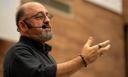 Sinirbilimci Prof. Dr. Sinan Canan, Menteşe'de okurlarıyla buluştu